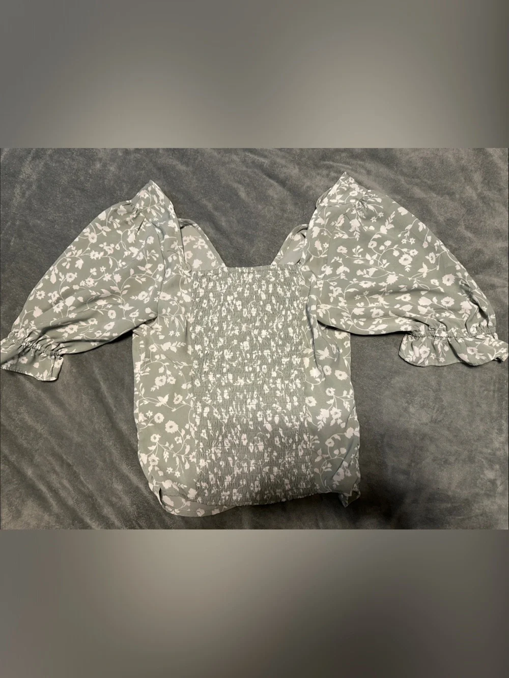 Abercrombie & Fitch Sage Green Floral Ruched Puff Sleeve Blouse